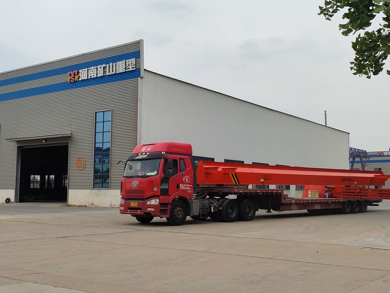 電動葫蘆門式起重機 MHxh10t—20m 制作完成，發(fā)往新疆交付客戶使用。